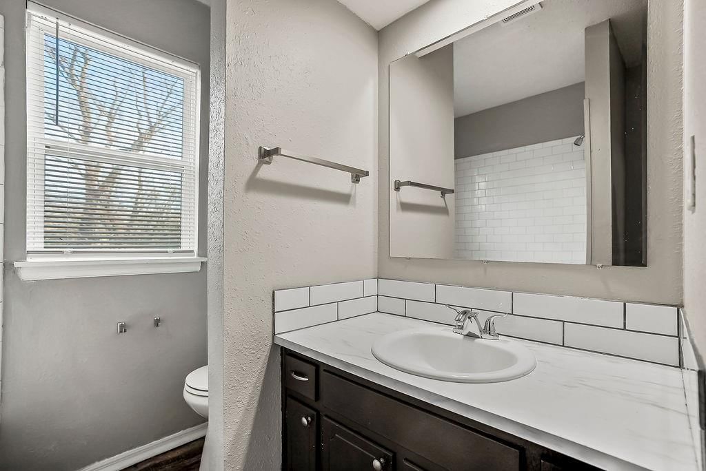 212 N Oak Drive — photo 15
