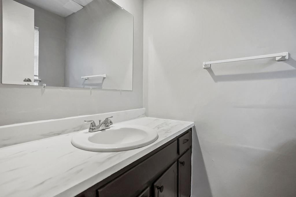212 N Oak Drive — photo 23