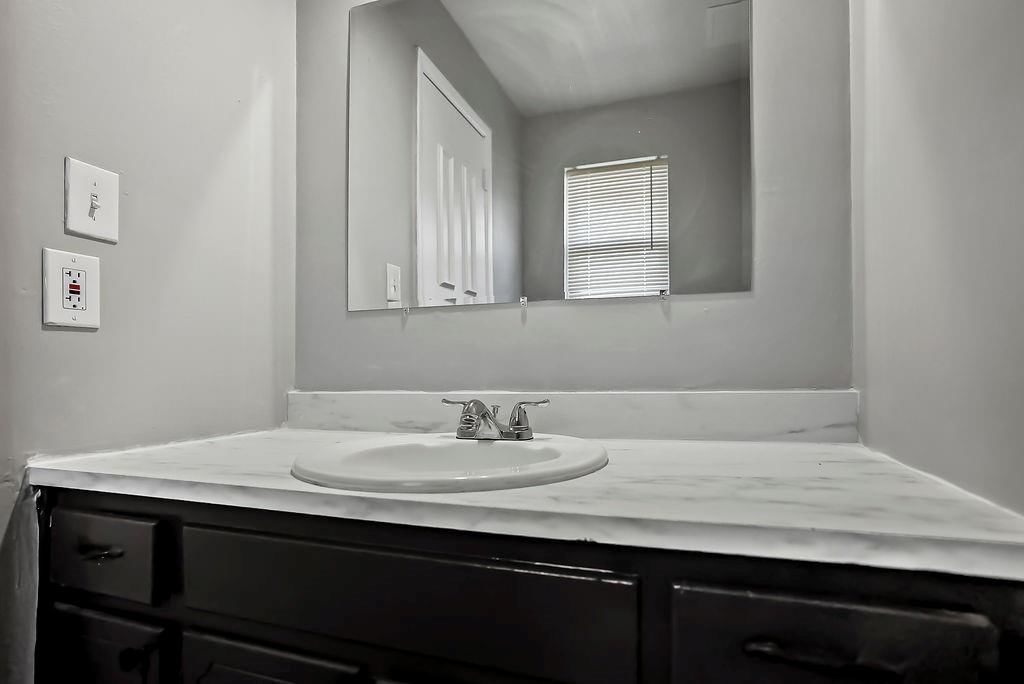 212 N Oak Drive — photo 24