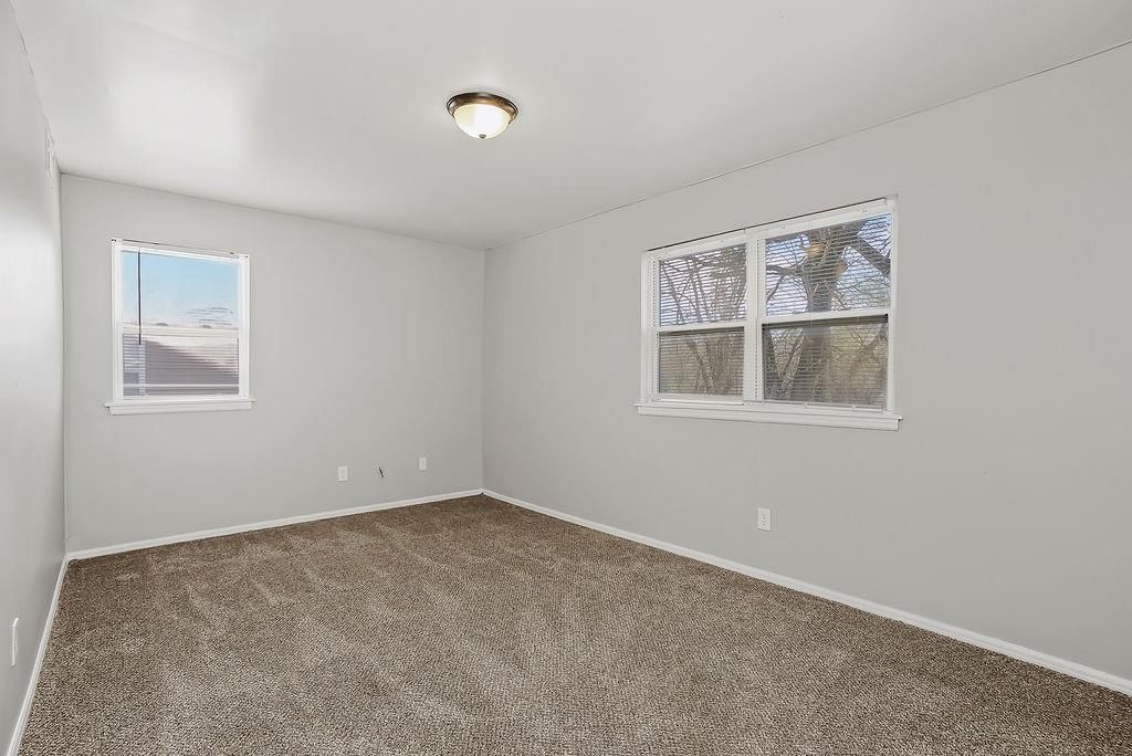 212 N Oak Drive — photo 25