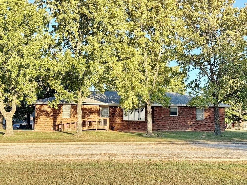 1303 S Forest Street, El Dorado Springs, MO