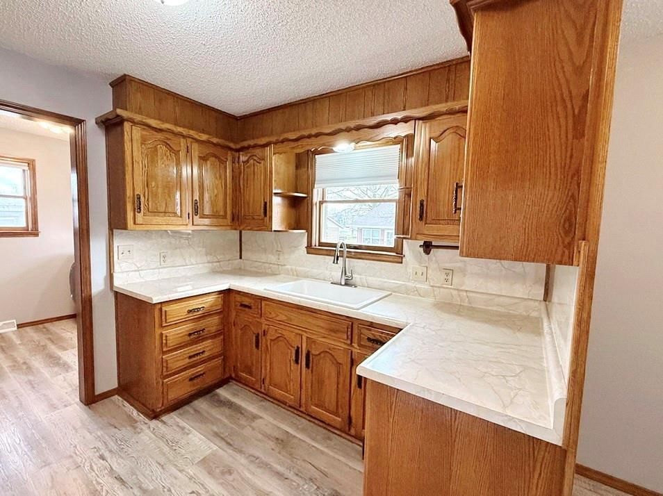 1303 S Forest Street — photo 21