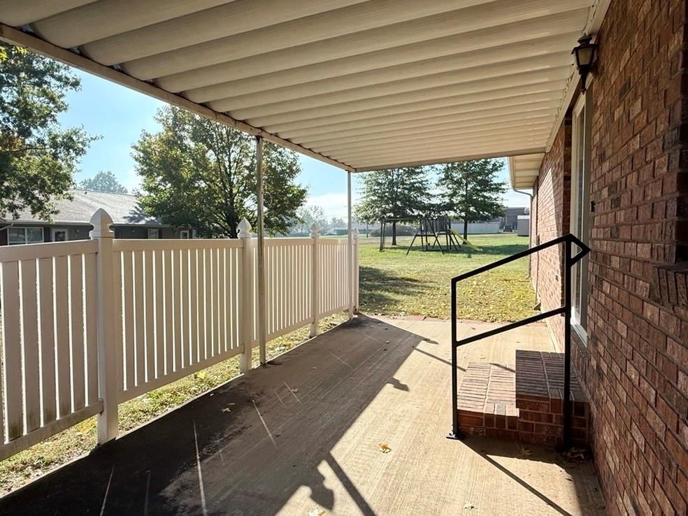 1303 S Forest Street — photo 39