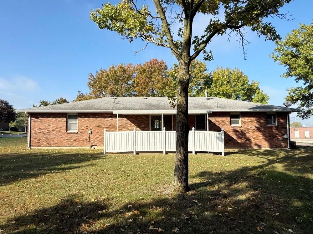 1303 S Forest Street — photo 43