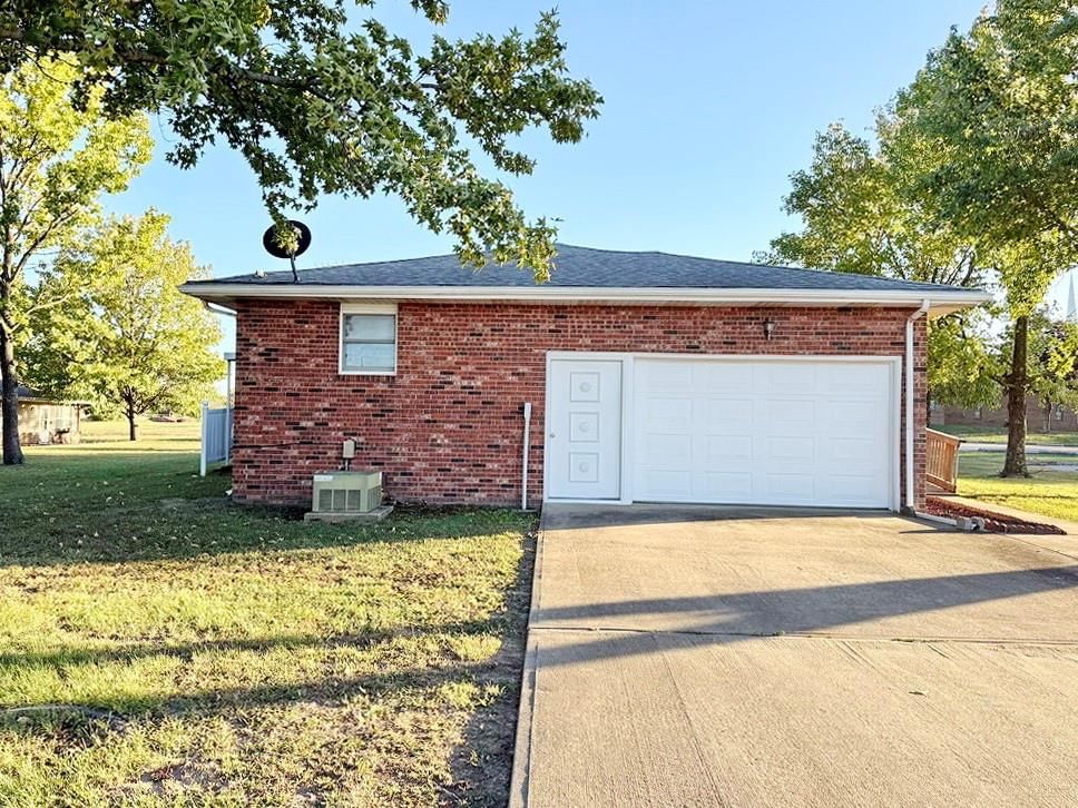 1303 S Forest Street — photo 45