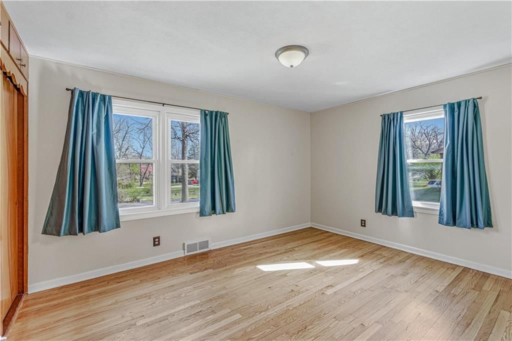 9805 E Linwood Boulevard — photo 11