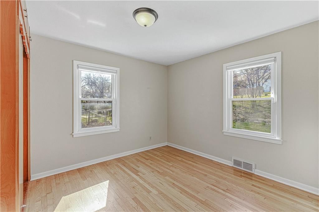 9805 E Linwood Boulevard — photo 12