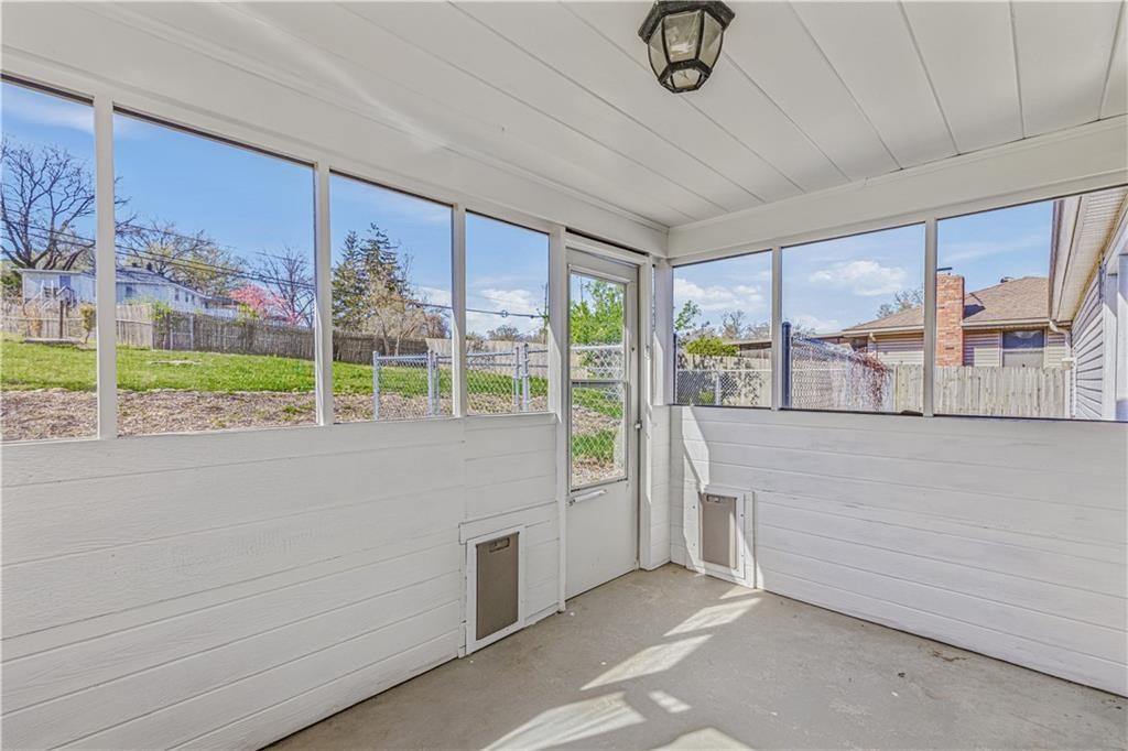 9805 E Linwood Boulevard — photo 17