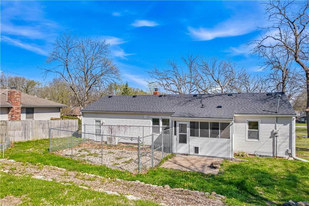 9805 E Linwood Boulevard — photo 19