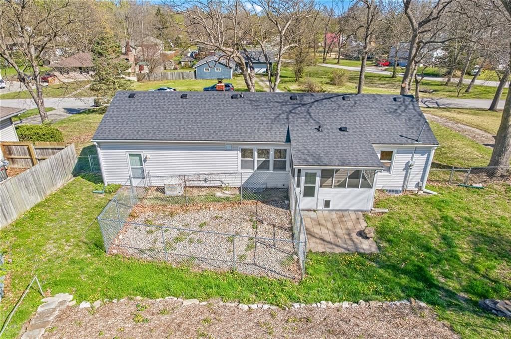 9805 E Linwood Boulevard — photo 23
