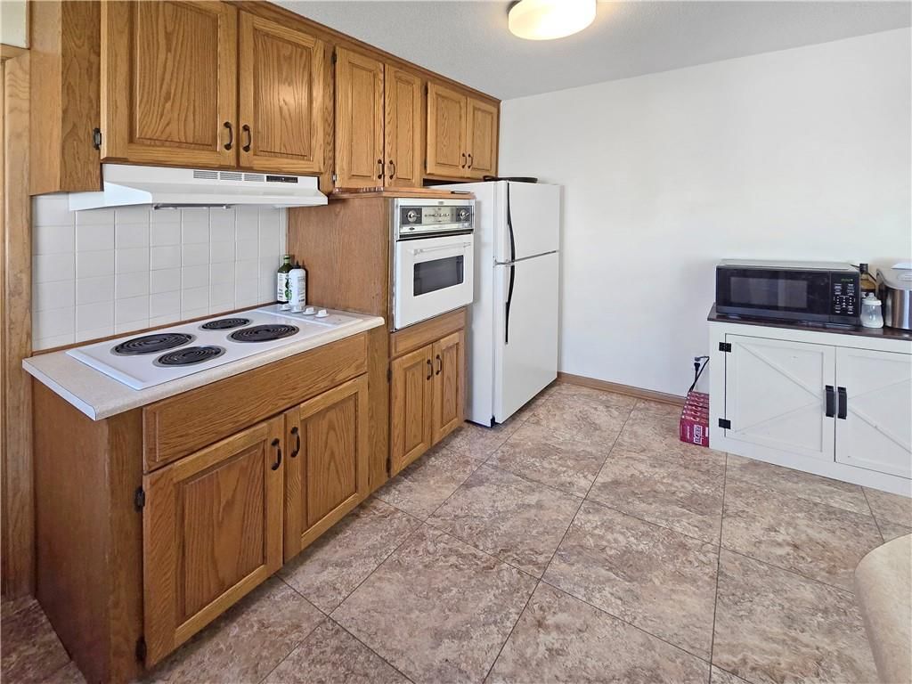 623 Christopher Street — photo 6
