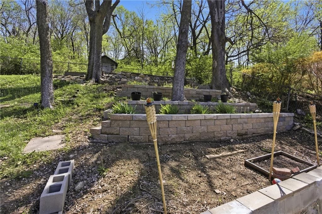 1619 Woodland Boulevard — photo 35