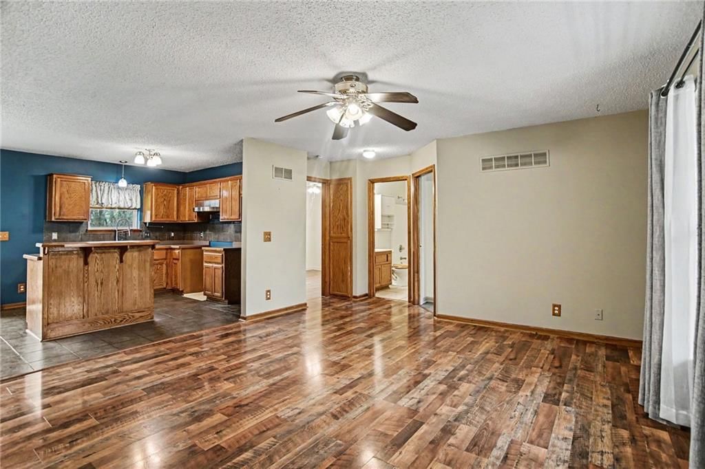 18600 Woodruff Street — photo 6
