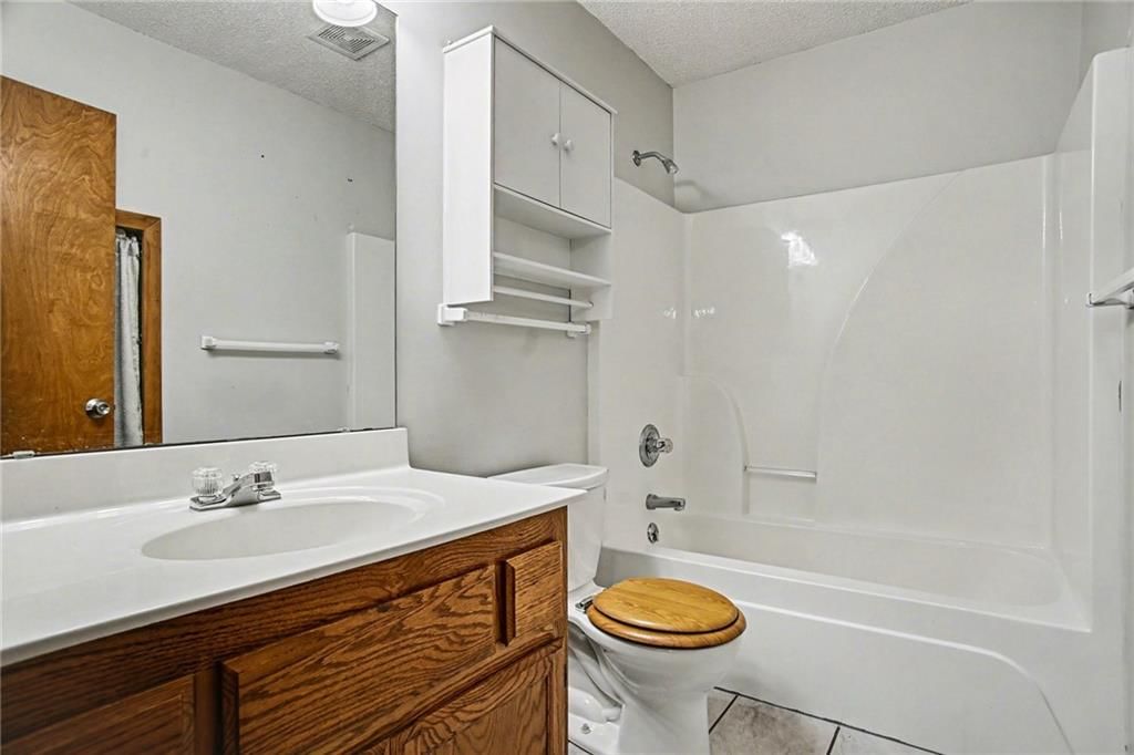 18600 Woodruff Street — photo 17