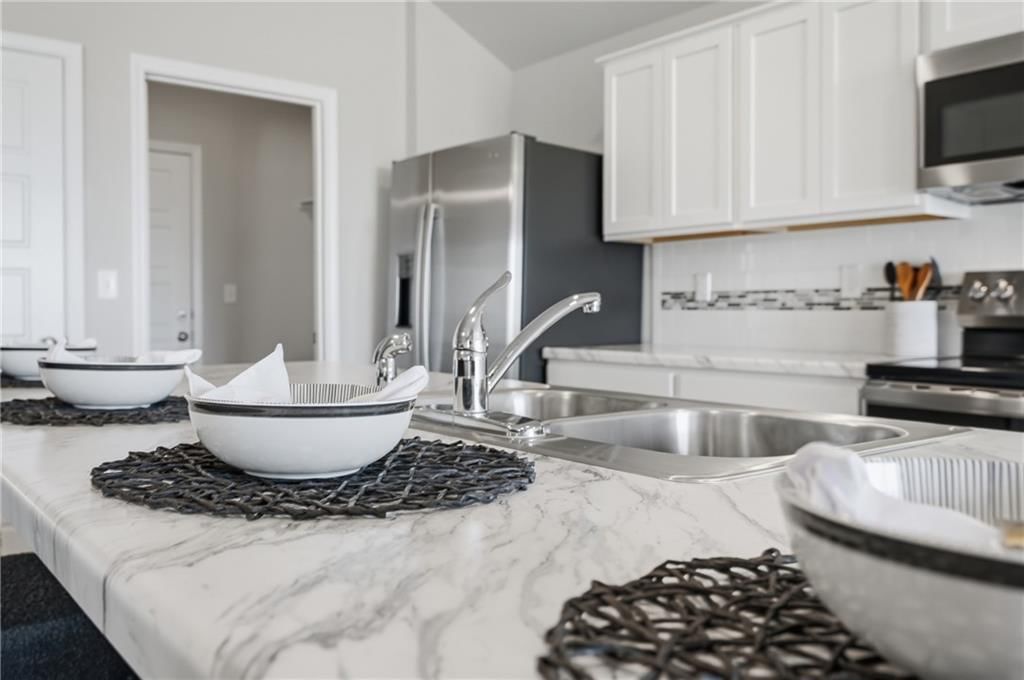 613 W Fountain Street — photo 8