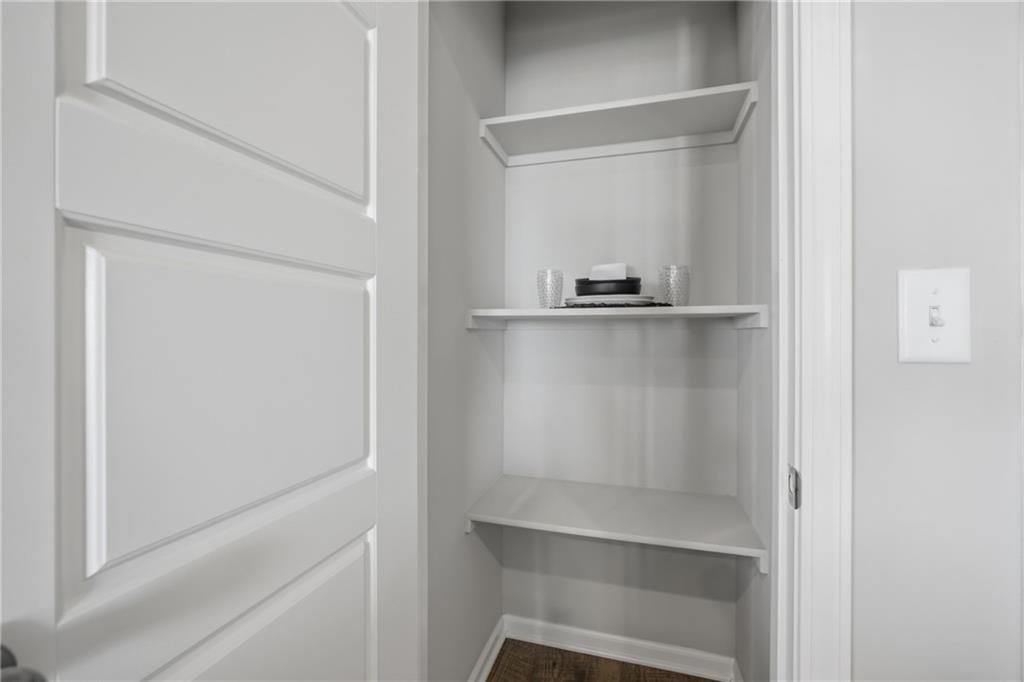 613 W Fountain Street — photo 10