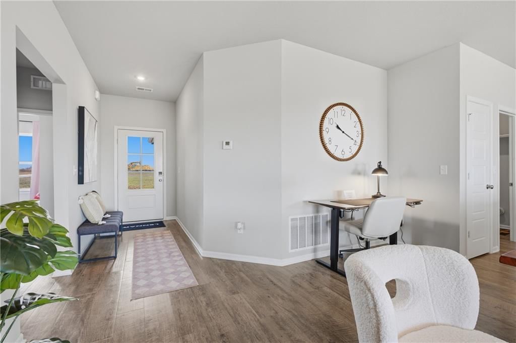 613 W Fountain Street — photo 11
