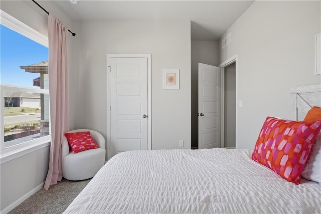 613 W Fountain Street — photo 27