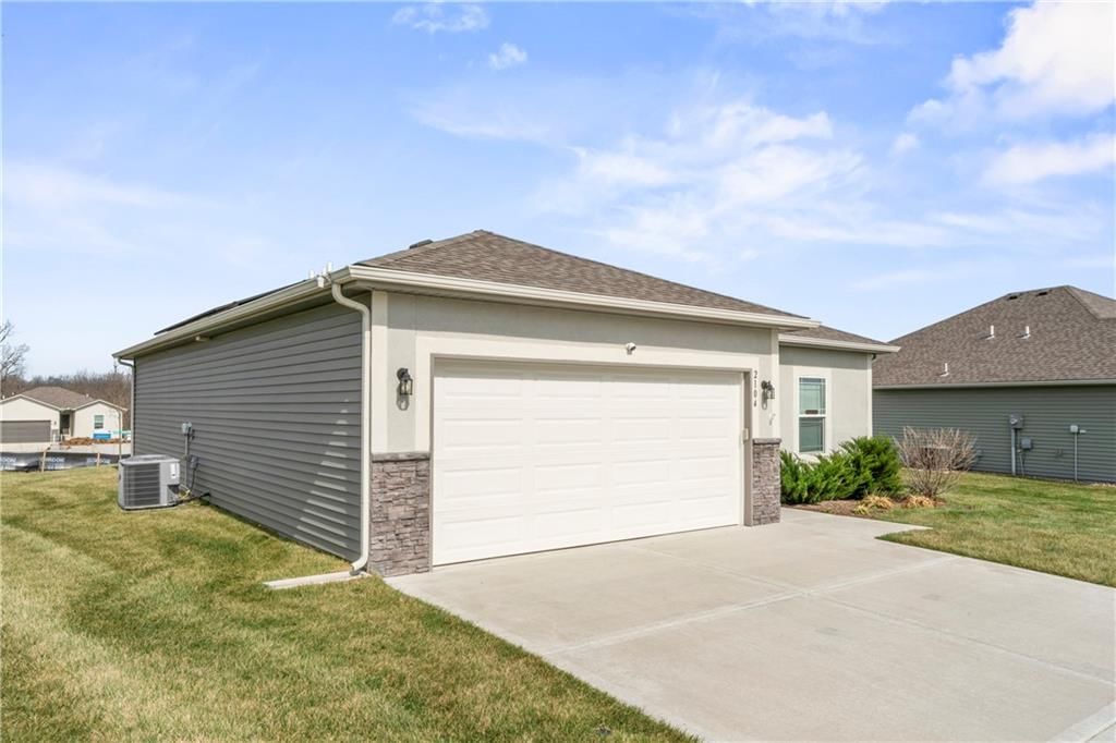 2104 Crestview Place — photo 5