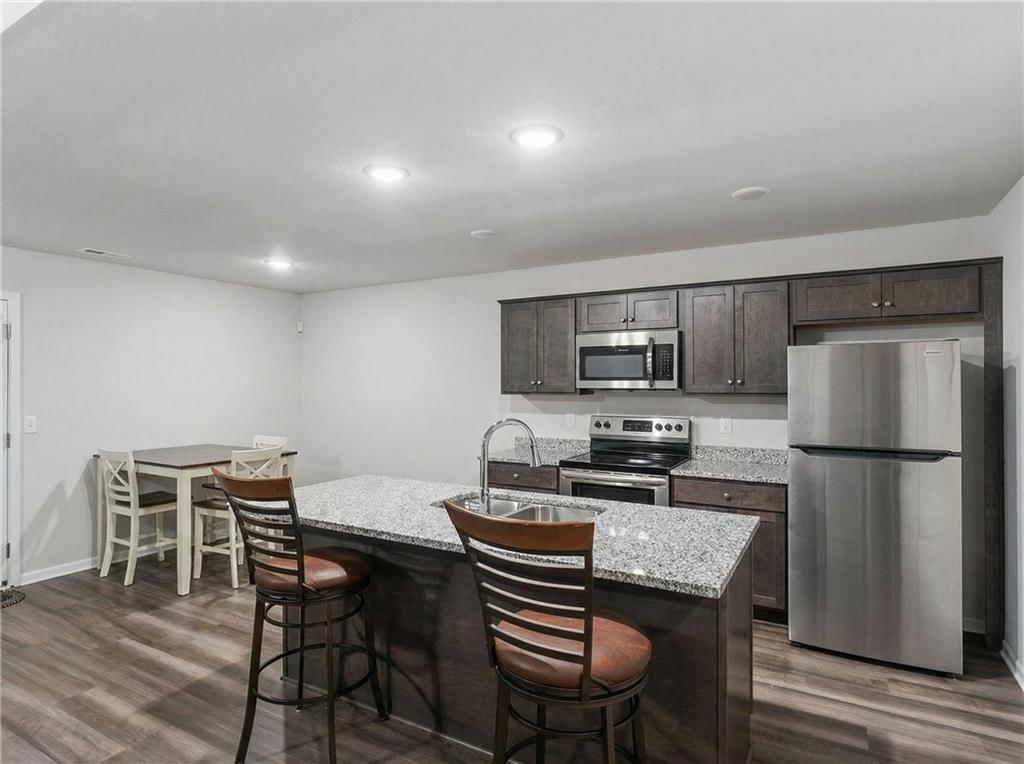 2104 Crestview Place — photo 9