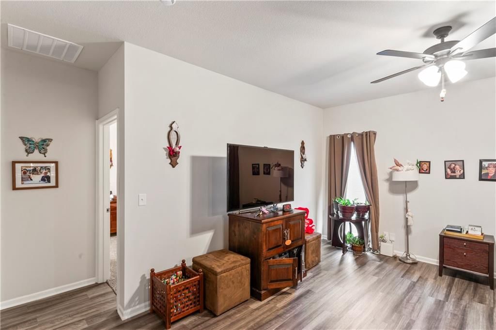 2104 Crestview Place — photo 16