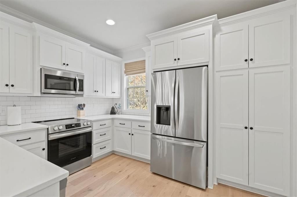 912 E 110th Terrace — photo 10
