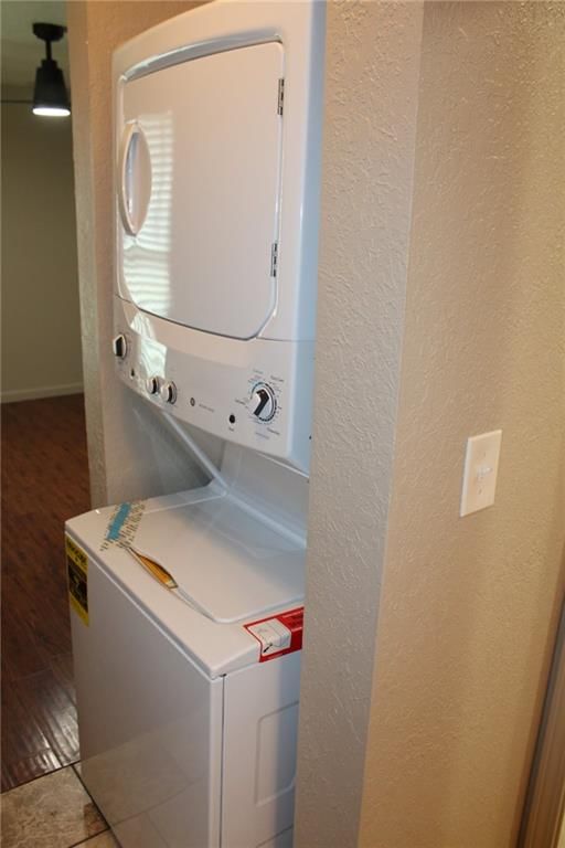 405 E Jackson Street — photo 12