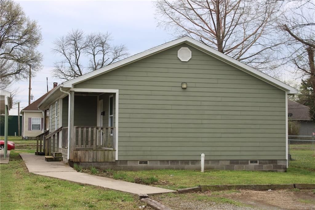 405 E Jackson Street — photo 18