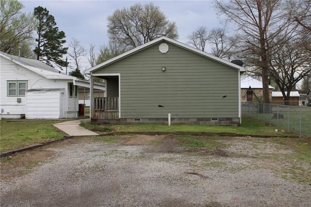 405 E Jackson Street — photo 19
