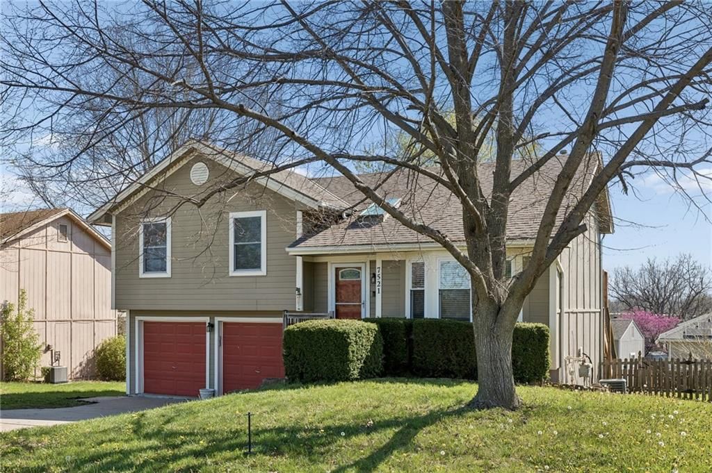 7521 N Stark Avenue — photo 3