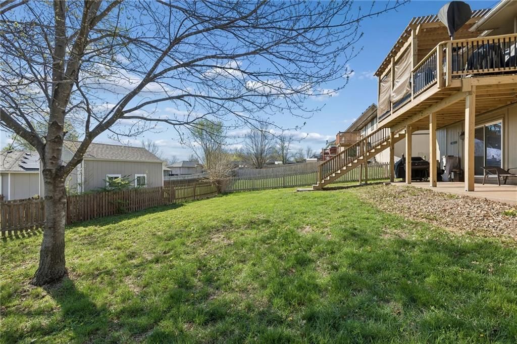 7521 N Stark Avenue — photo 32