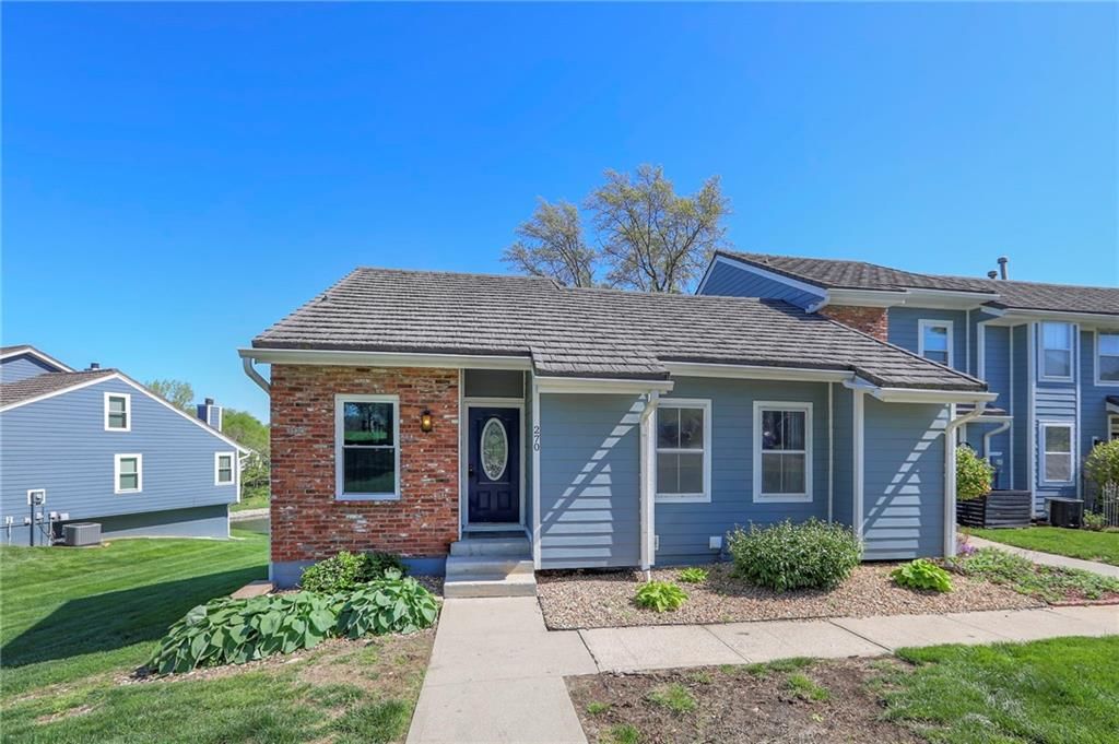 270 NE Bayview Drive — photo 2