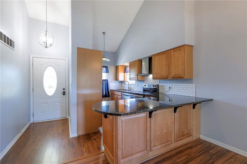 270 NE Bayview Drive — photo 4