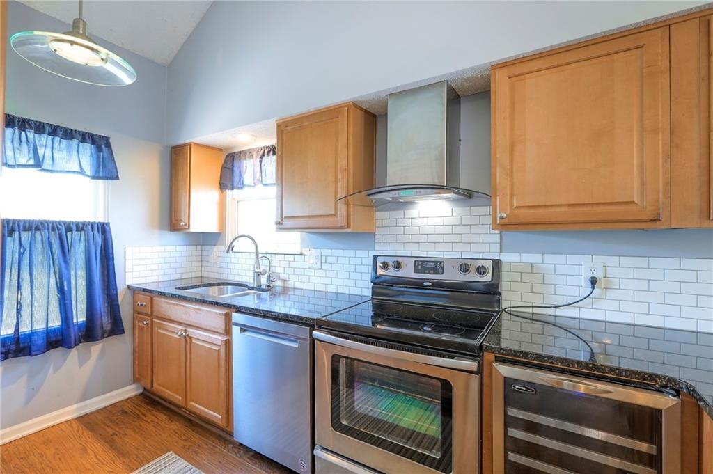 270 NE Bayview Drive — photo 6