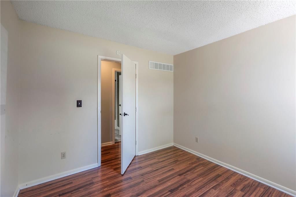270 NE Bayview Drive — photo 16
