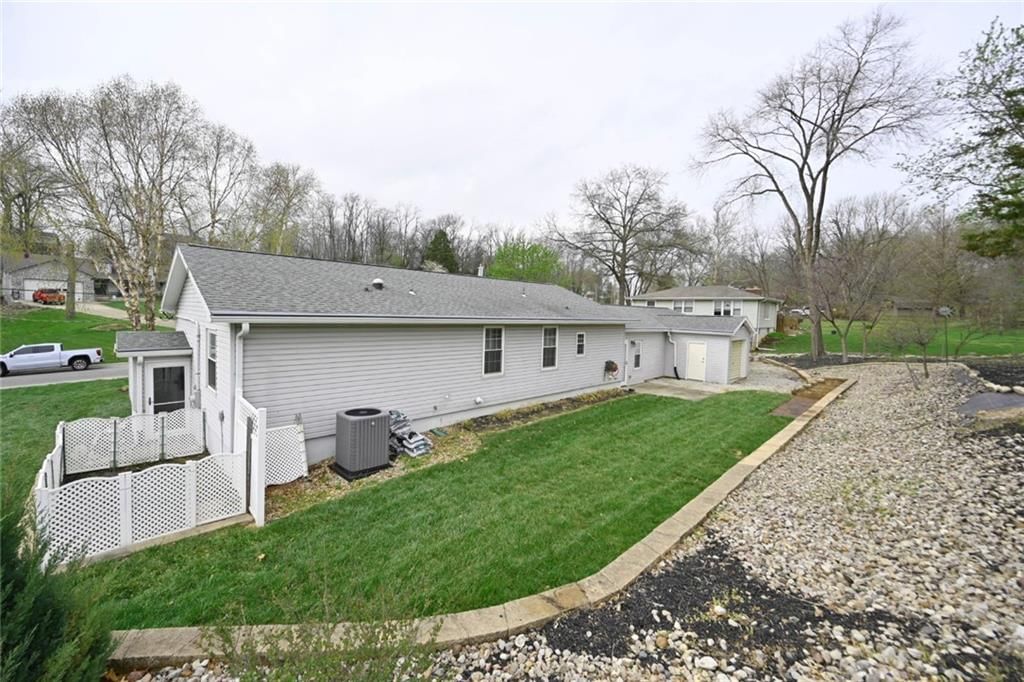 5005 NW Merrimac Avenue — photo 8