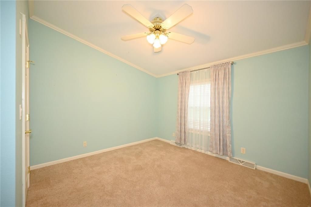 5005 NW Merrimac Avenue — photo 33