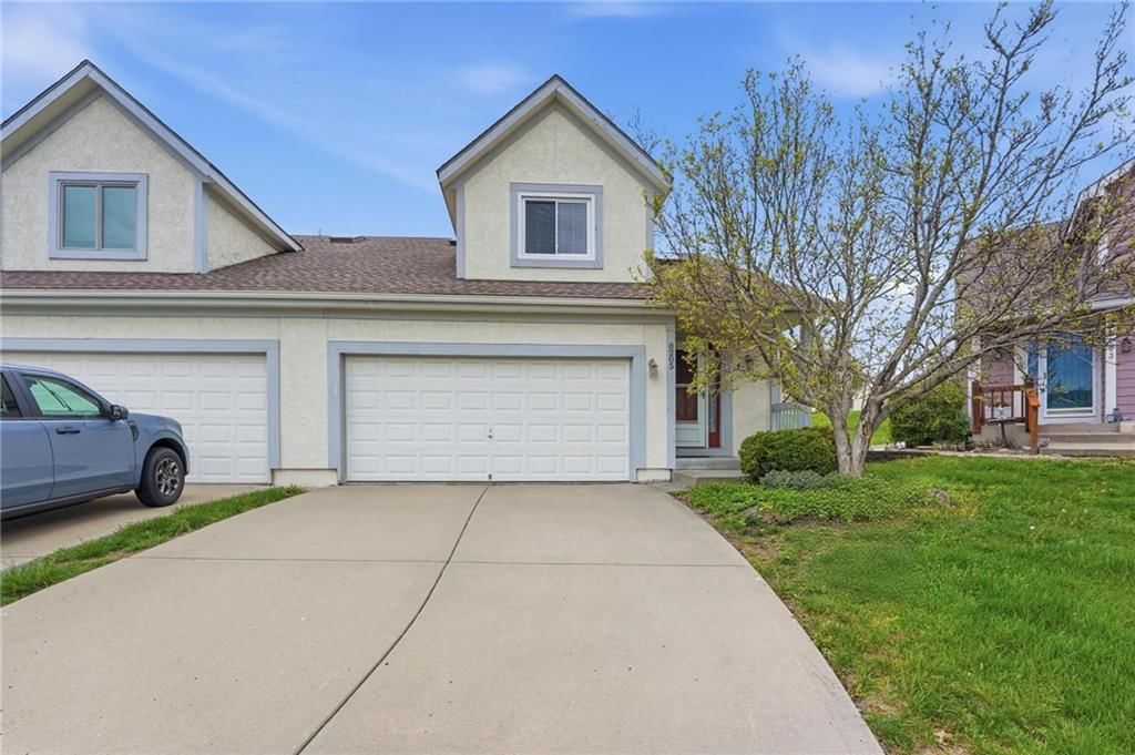 8205 NW Bradford Court — photo 2