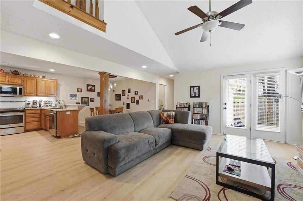 8205 NW Bradford Court — photo 5