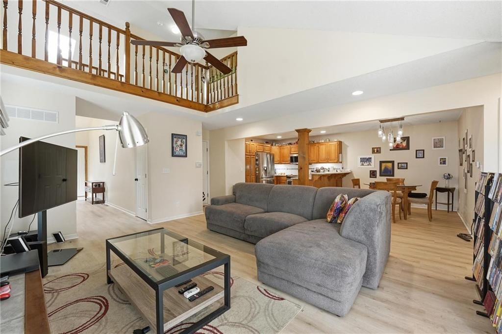 8205 NW Bradford Court — photo 7
