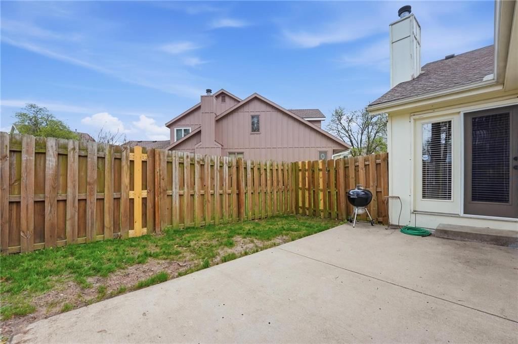 8205 NW Bradford Court — photo 34