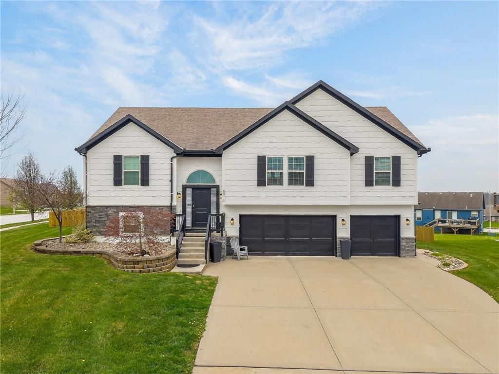 8911 NE 117th Terrace, Kansas City, MO