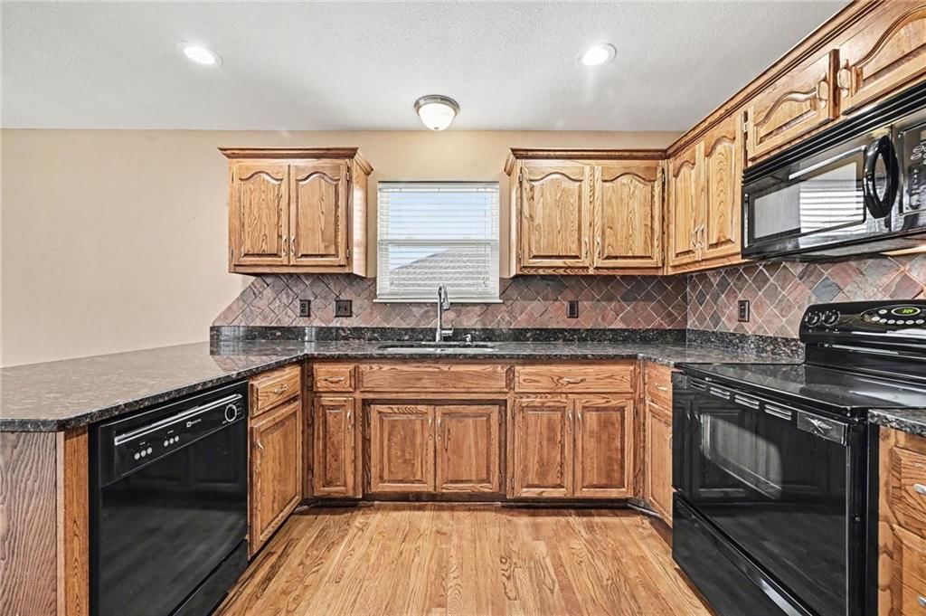 1842 White Tail Lane — photo 12