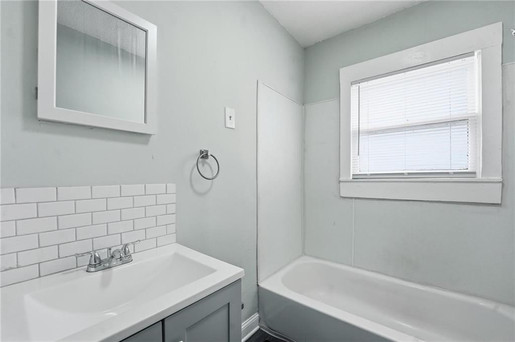 6915 Agnes Avenue — photo 9