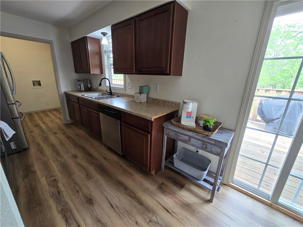 302 N Dement Street — photo 11
