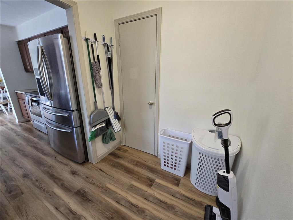 302 N Dement Street — photo 14