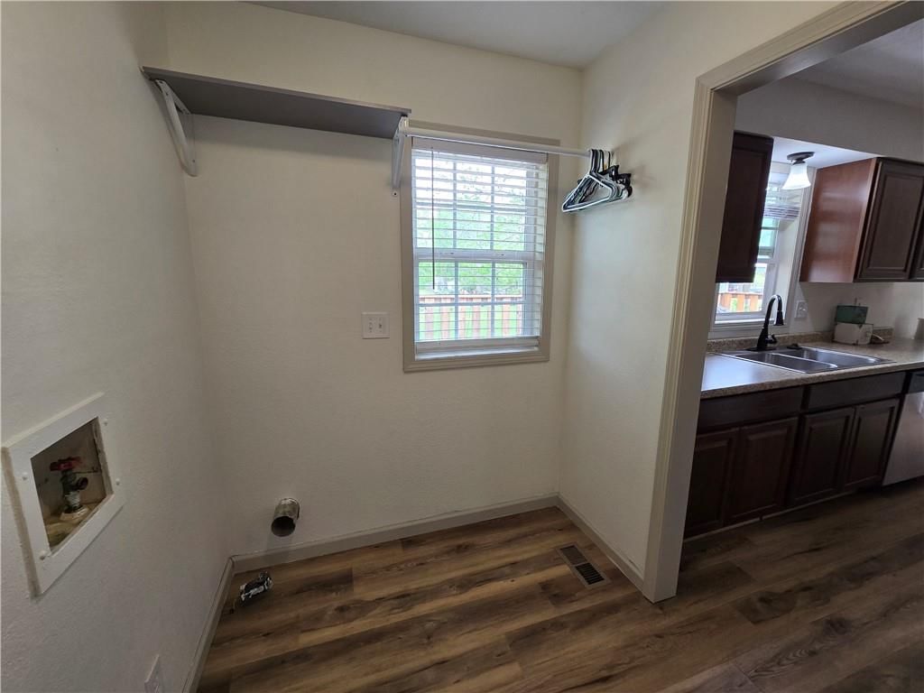 302 N Dement Street — photo 20