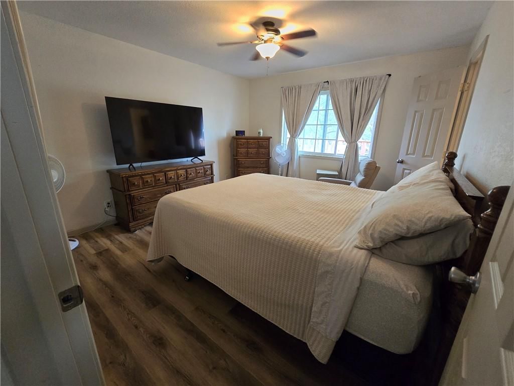 302 N Dement Street — photo 32