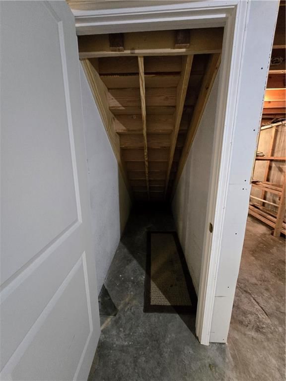 302 N Dement Street — photo 47