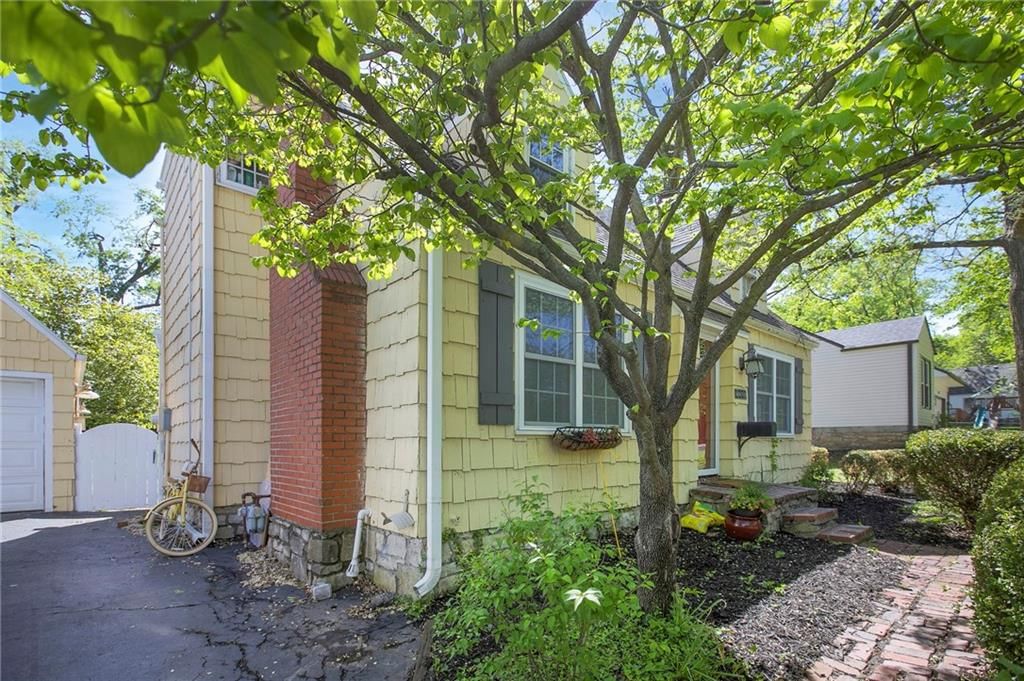 5831 WOODWARD Street — photo 4